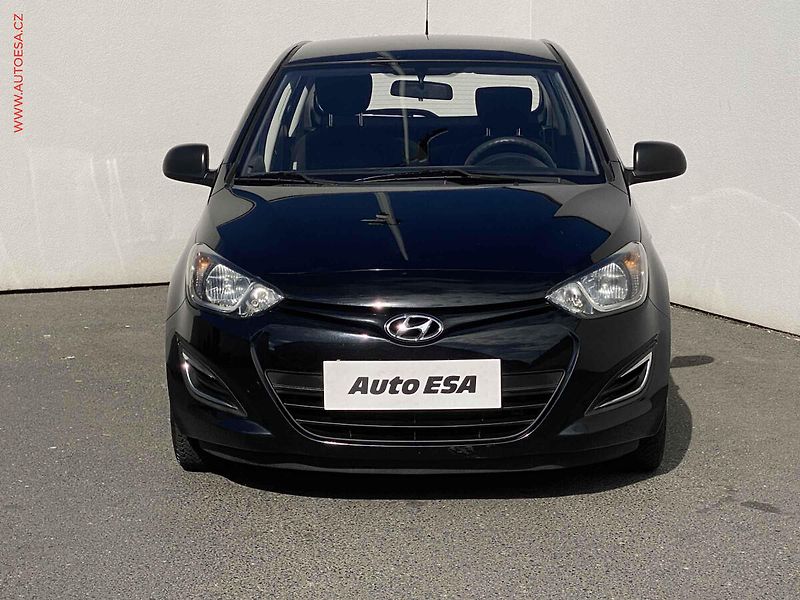 Hyundai i20 (2013) 1.2i, AC, +pneu - fotka 2 z 16