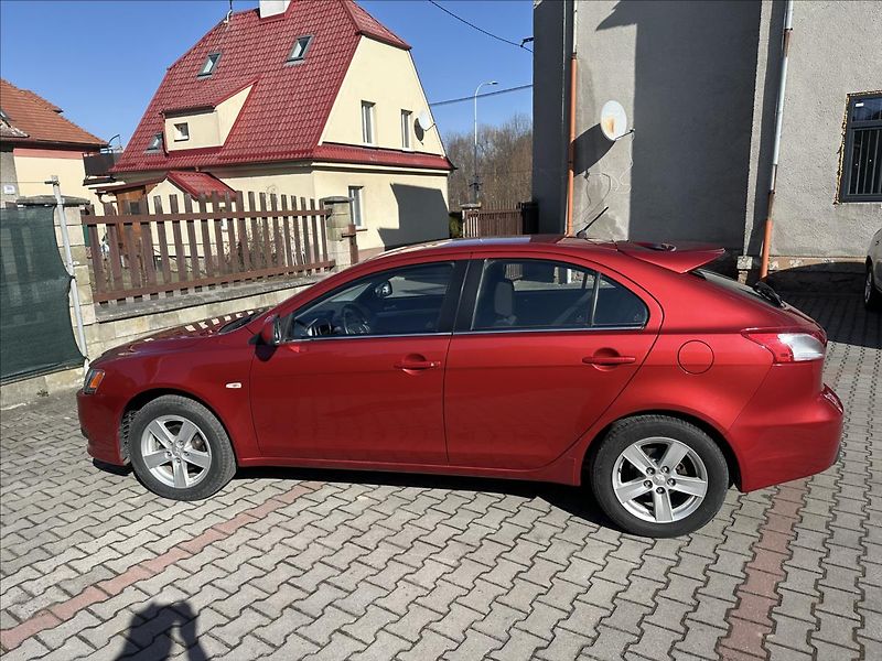 Mitsubishi Lancer 1,8 - fotka 8 z 20