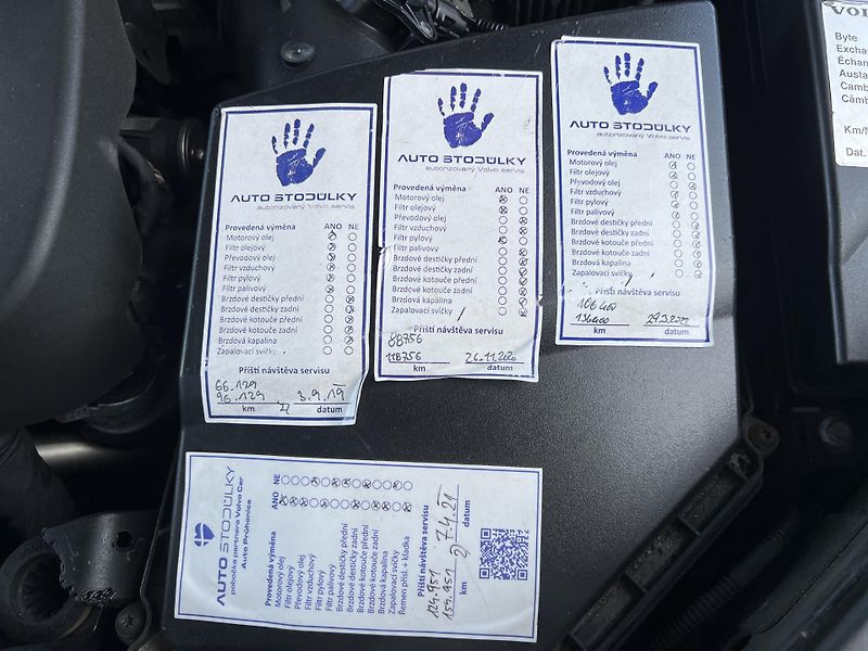Volvo XC90 2.0 D5 DRIVE-E 4x4 PŮVOD ČR - fotka 47 z 56