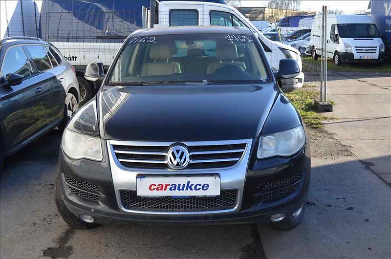 Volkswagen Touareg (2007) 2,5 TDI RS AT - fotka 2 z 23