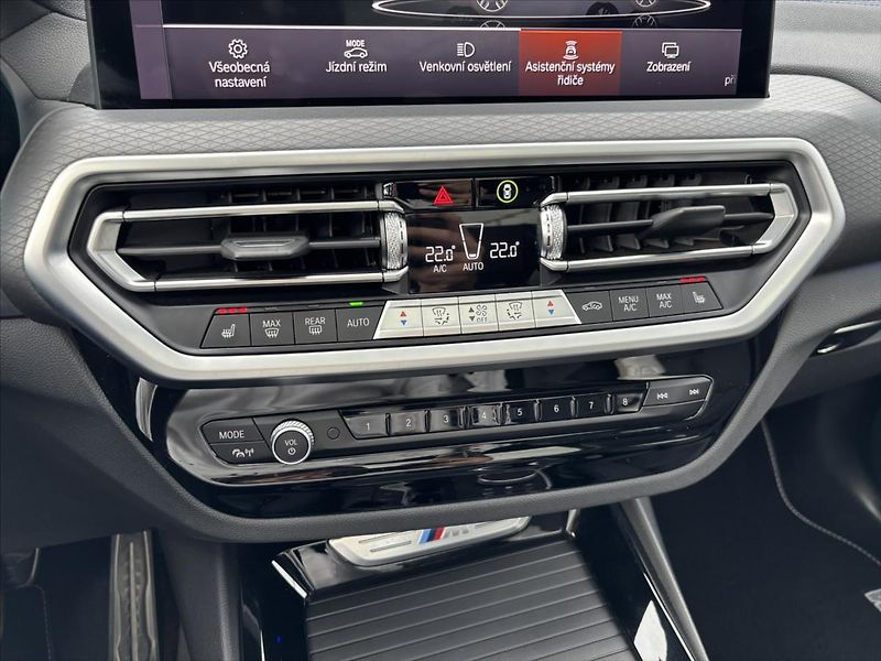 BMW X3 3,0 M40d 250kW WEBASTO PANORAM - fotka 33 z 49