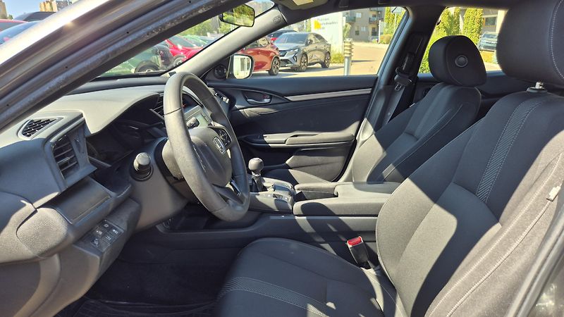 Honda Civic (2019) 1,0 VTEC Turbo - fotka 6 z 10