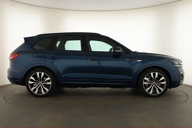 Volkswagen Touareg (2022) R eHybrid - fotka 6 z 22