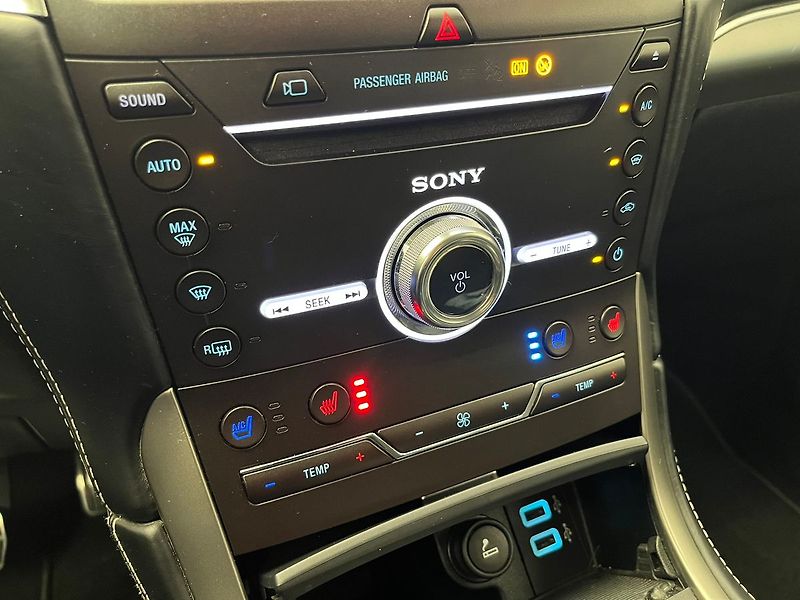 Ford Galaxy 2.5 HEV VIGNALE LED 7míst - fotka 21 z 76