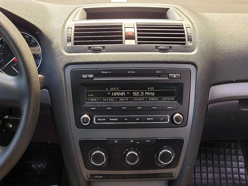 Škoda Octavia 1,2TSi 105k*SERV.KNÍŽKA*       - fotka 35 z 42