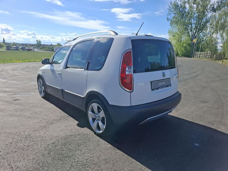 Škoda Roomster (2012) edice SCOUT 1.2TSi 63kW,klima - fotka 6 z 19