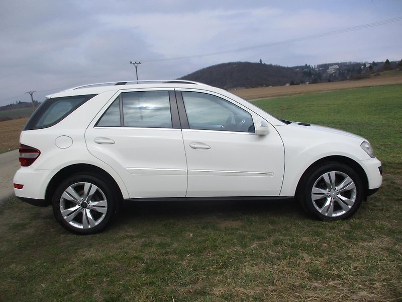 Mercedes-Benz Třídy M ML 350CDi SPORT 4M*NAVI*ALU 20 - fotka 6 z 50
