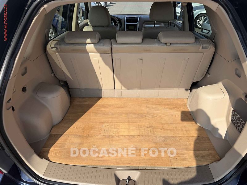 Kia Sportage (2009) 2.0CRDi - fotka 8 z 18