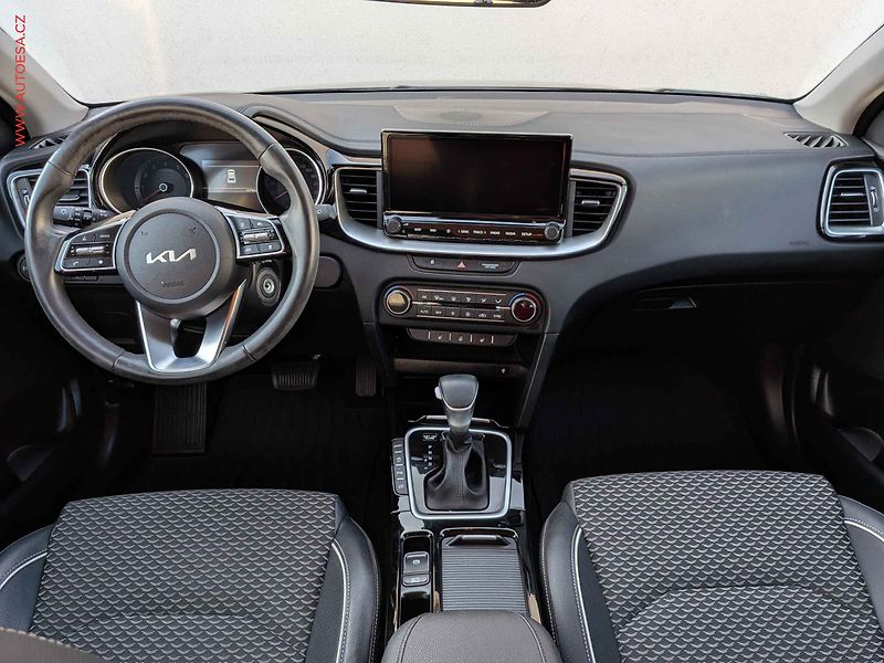 Kia XCeed (2023) 1.5T-GDi, 1.maj,ČR, AT, LED - fotka 8 z 16