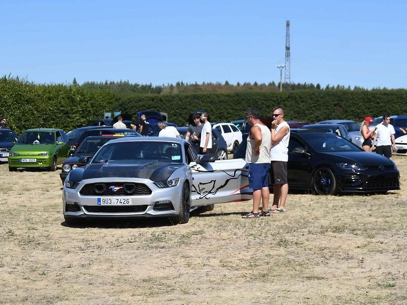 Tuningový sraz v Cebivi v sobotu 15. srpna pořádala skupina Car Meet Plzeň.