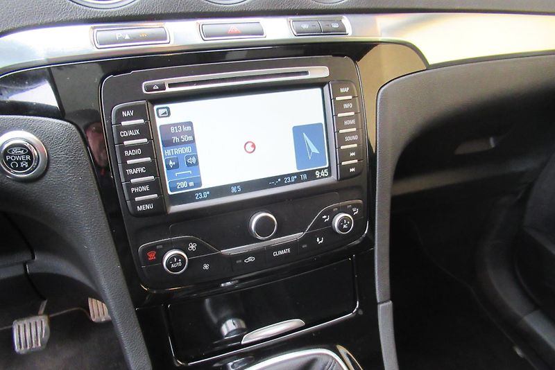 Ford Galaxy 2.0TDCi AUT.KLIMA TAŽNÉ 1,8t - fotka 14 z 27