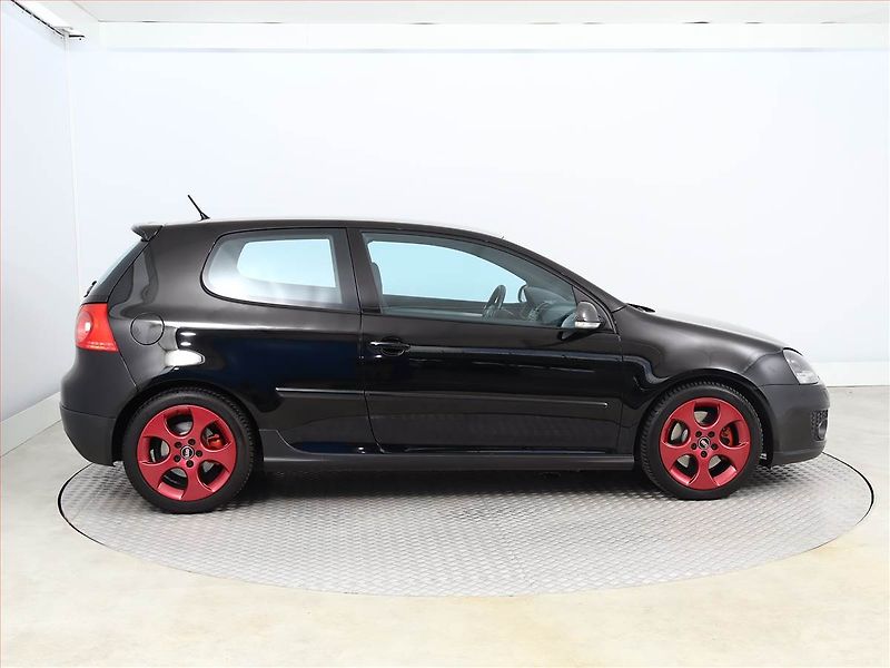 Volkswagen Golf (2006) 2.0 GTI - fotka 6 z 12