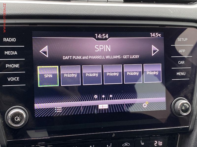 Škoda Octavia (2018) 1.8 TSi, Style, park. čidla - fotka 16 z 17