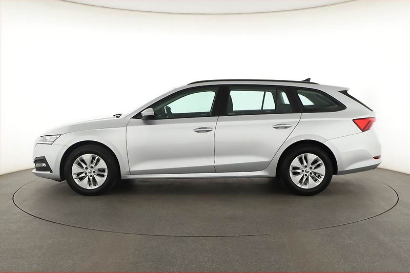 Škoda Octavia (2023) Ambition 2.0 TDI, ČR,1.maj - fotka 3 z 16