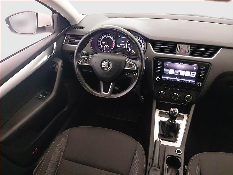 Škoda Octavia (2018) Ambition 1.6 TDI, Tempomat - fotka 7 z 17