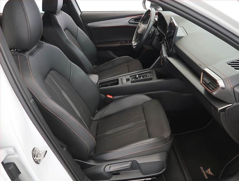 Cupra Formentor (2022) 1.5 TSI - fotka 9 z 28