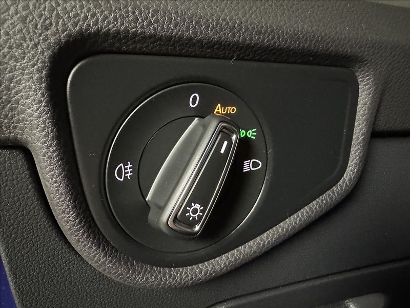 Volkswagen Touran 2,0 TDi  DSG Comfortline Tažné - fotka 22 z 43