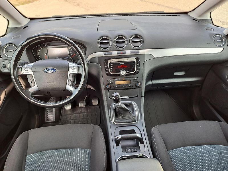 Ford Galaxy (2012) 2.0TDCi 7 MÍST SERVISKA - fotka 15 z 30