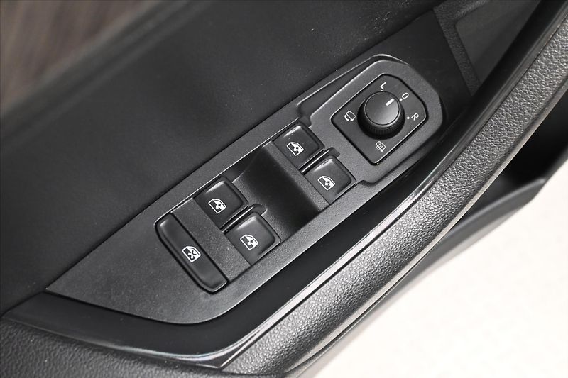 Škoda Karoq 1,5 TSI 110kW DSG Style Záruka - fotka 24 z 31