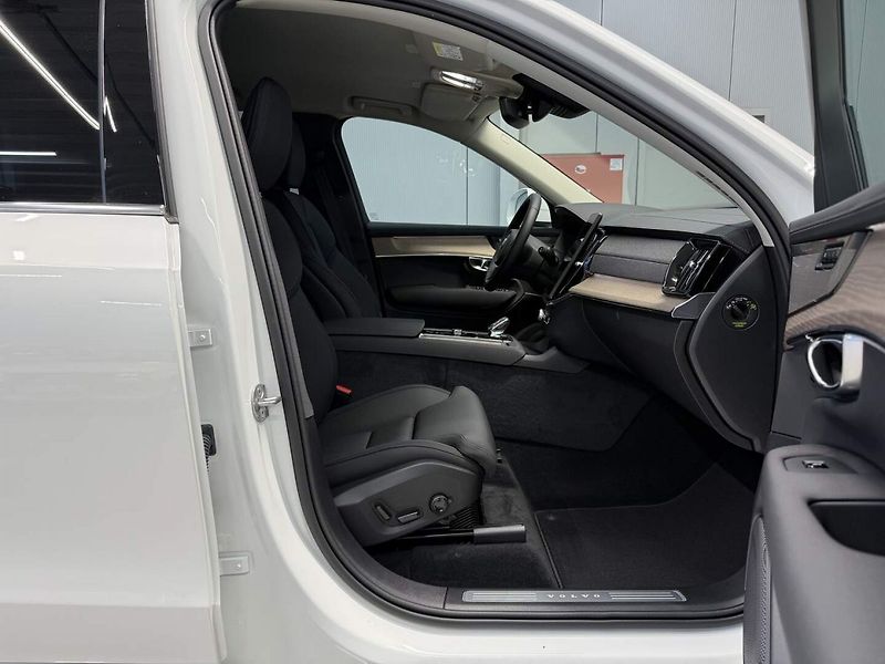 Volvo XC90 (2026) B5 2.0L 250+14 HP AT8 AWD PLUS - fotka 18 z 25