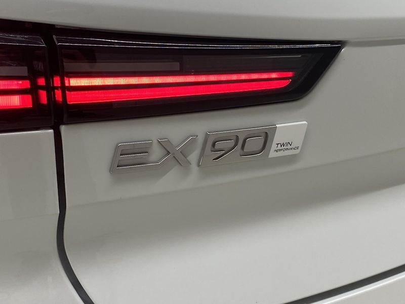 Volvo EX90 TWIN PERFORMANCE ULTRA 7m - fotka 40 z 57