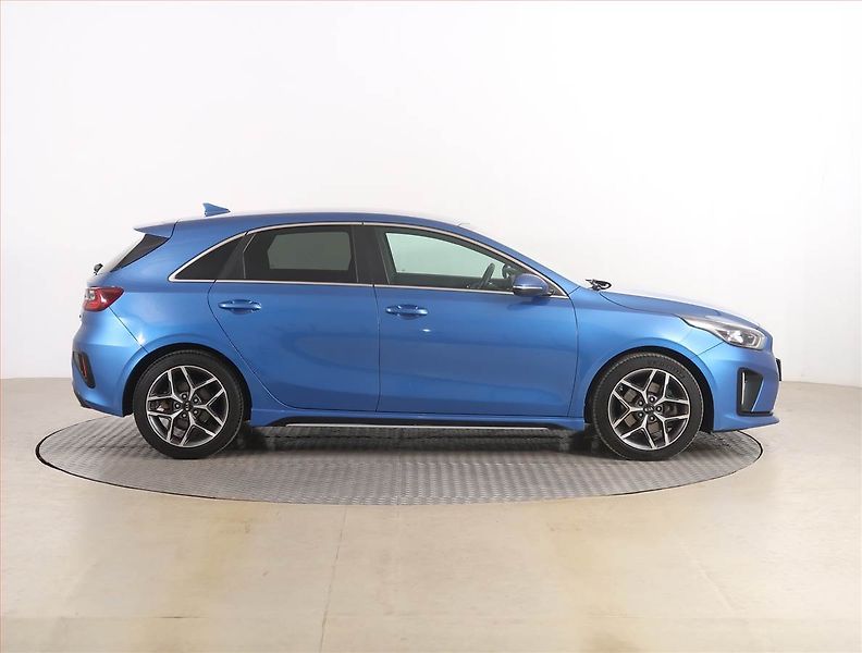 Kia Ceed (2019) GT Line 1.4 T-GDI, Automat - fotka 6 z 19