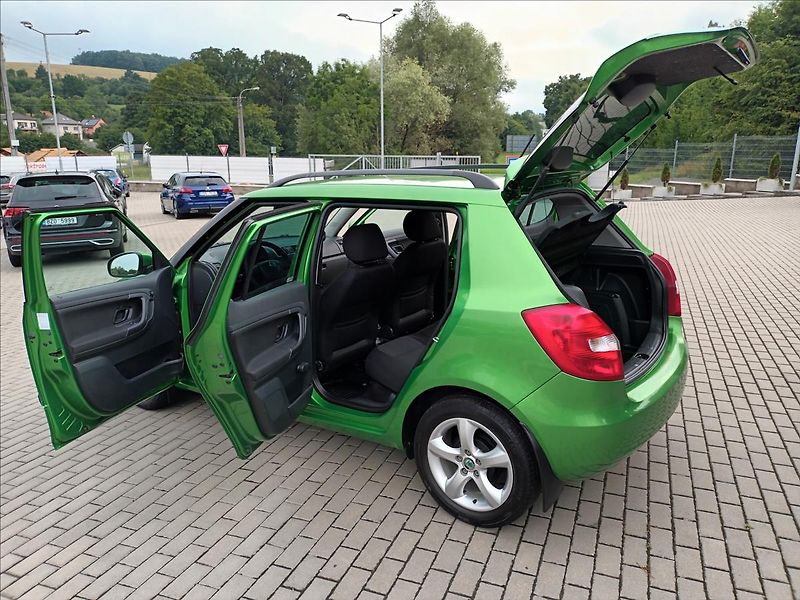 Škoda Fabia 1,2 TSI,KLIMA,TZ,VÝHŘEV,KOLA - fotka 10 z 46