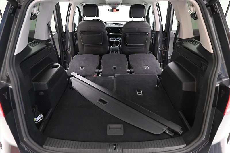 Volkswagen Touran 2,0 TDI 110 KW DSG 7 MÍST Záru - fotka 12 z 34