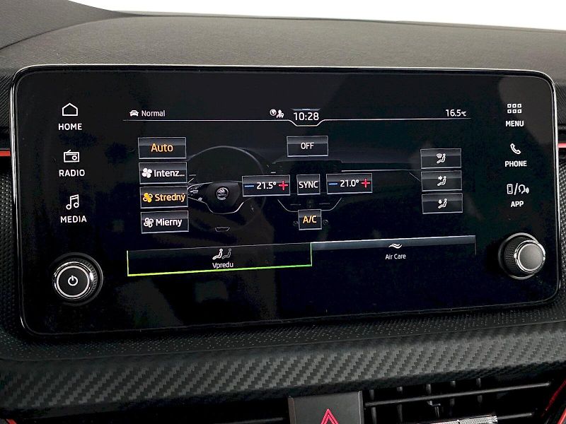 Škoda Scala (2024) 1.0TSI 85kW DSG MONTE CARLO TA - fotka 17 z 30