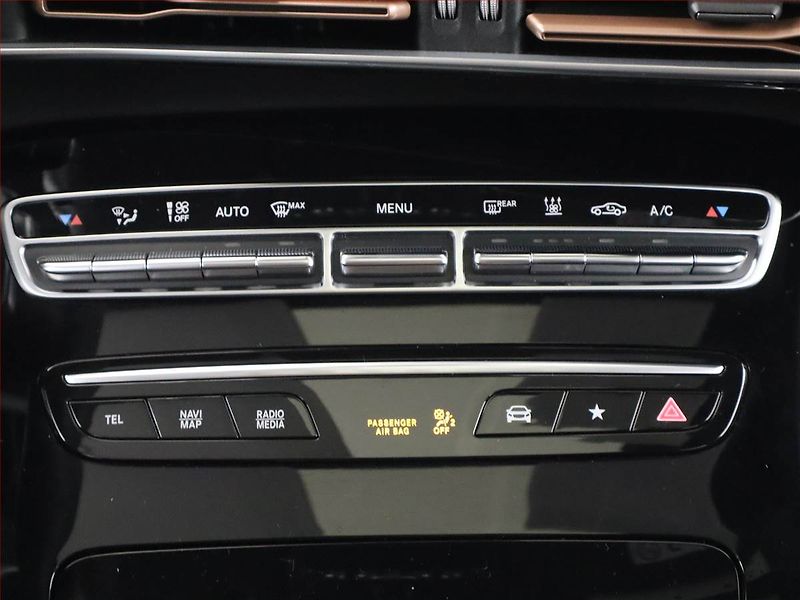 Mercedes-Benz EQC (2022) 400 4MATIC, SoH 98% - fotka 23 z 27
