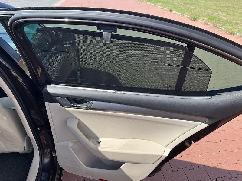 Škoda Superb 2.0 TDi DSG Style Plus - fotka 16 z 38