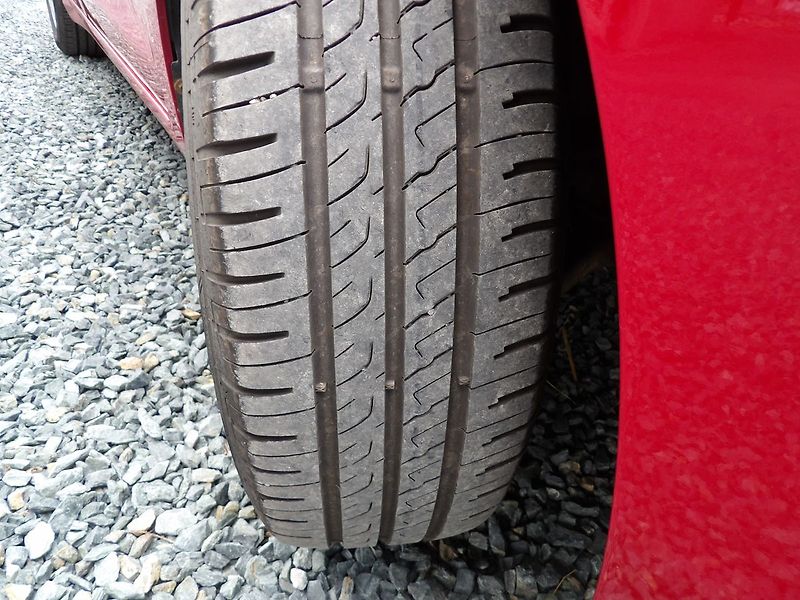 Hyundai i30 1.4i CVVT Trikolor ČR - fotka 20 z 28
