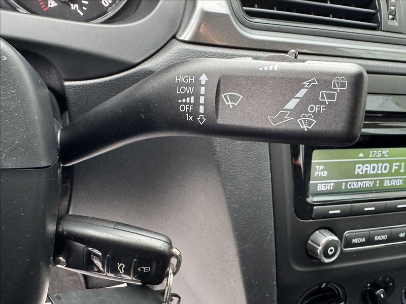 Škoda Rapid 1,6 TDI DSG SPACEBACK tažné - fotka 35 z 50