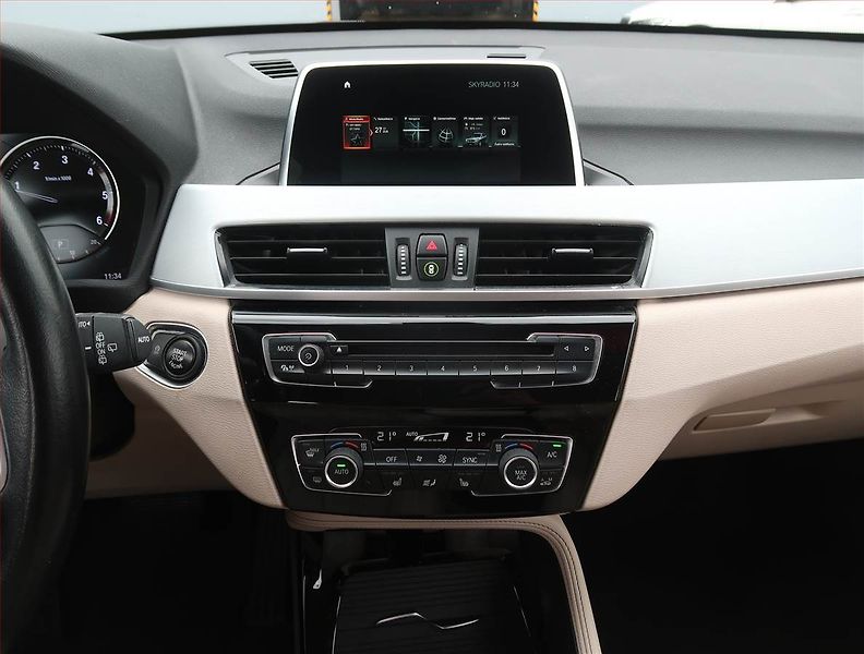 BMW X1 (2019) xDrive20d, 4X4, Automat - fotka 12 z 23