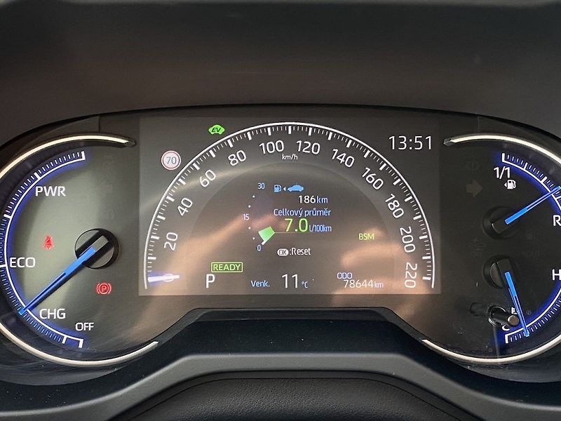 Toyota RAV4 2.5HSD, ČR, Executive, 4x4 - fotka 11 z 18
