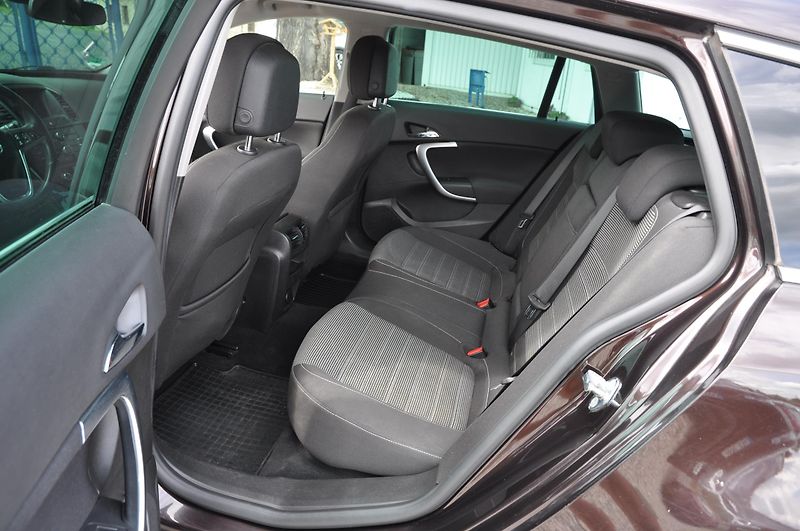 Opel Insignia 1.4i TURBO 103kW KOMBI - fotka 7 z 23