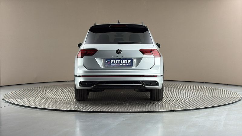 Volkswagen Tiguan 1.4 TSI PHEV DSG R-Line - fotka 5 z 33