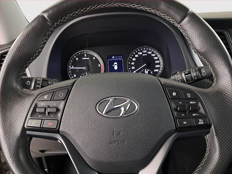 Hyundai Tucson (2017) Trikolor 1.7 CRDi, Serv.kniha - fotka 19 z 19