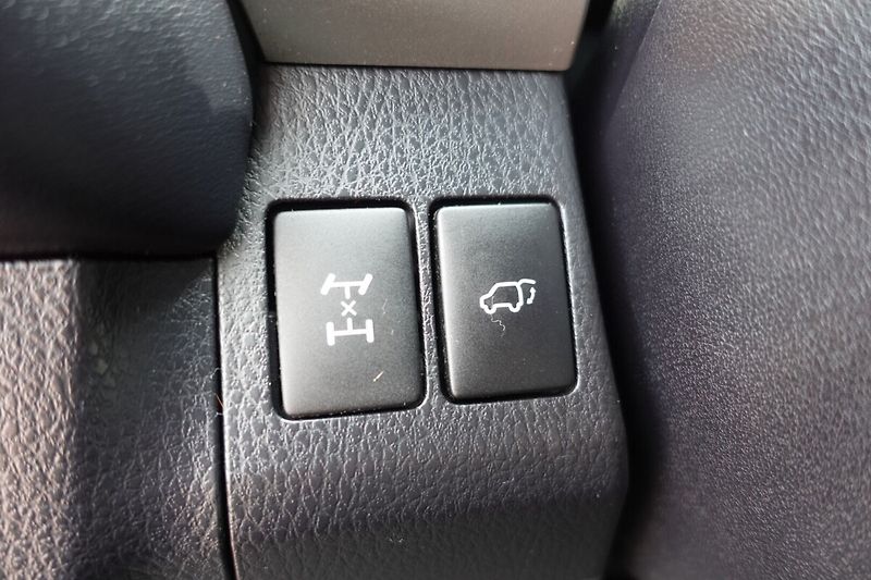 Toyota RAV4 2.0 VVT-i AWD Multidrive S Act - fotka 19 z 30