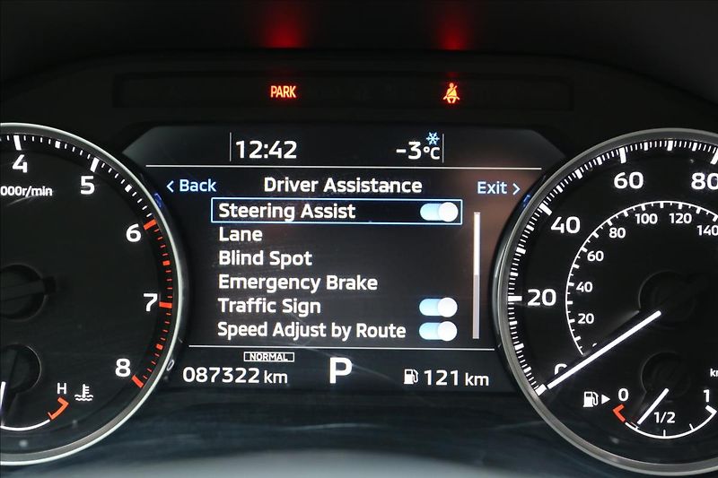Mitsubishi Outlander 2,4 7míst, intense - fotka 32 z 70