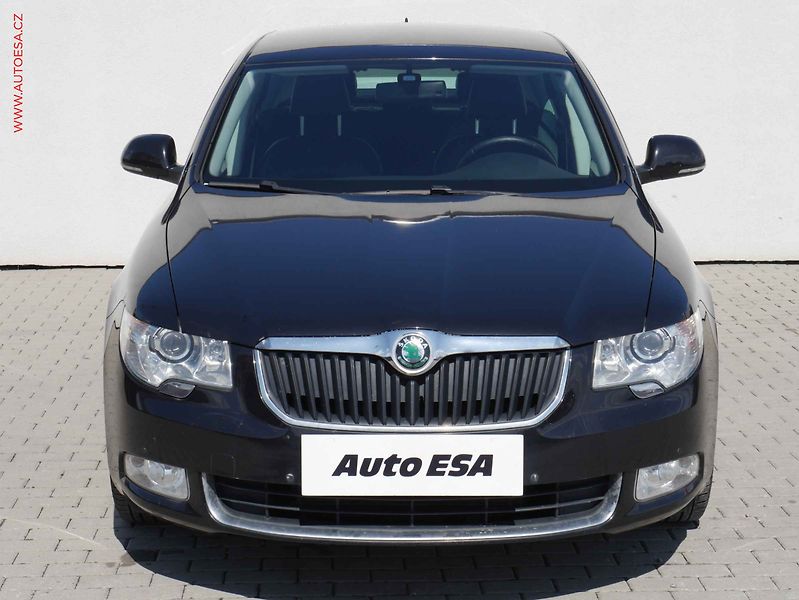 Škoda Superb (2012) 2.0TDi, 2.maj,ČR, DSG, bixen - fotka 2 z 20