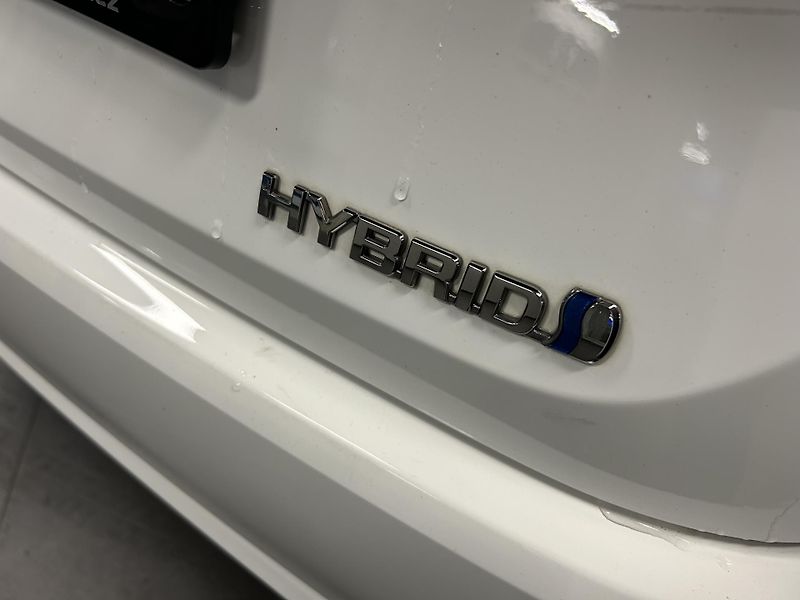 Toyota Corolla (2023) 1.8 Hybrid AT LED Kamera - fotka 22 z 26