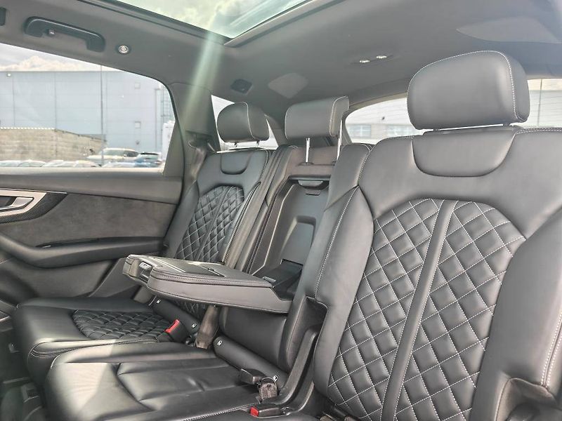 Audi Q7 - SQ7 Quattro 8TT  4,0TDI - fotka 8 z 27