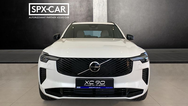 Volvo XC90 (2026) ULTRA DARK, T8 AWD, 228+107 kW - fotka 2 z 14