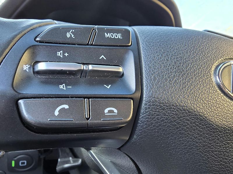 Hyundai i30 1.5-AUTOMAT-MILDHYBRID 48V - fotka 15 z 22