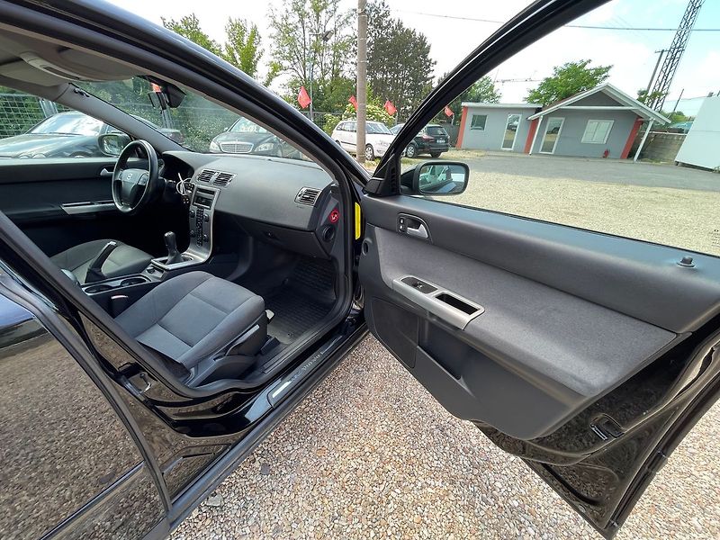 Volvo S40 1.6D 80kw*VYHŘEV.SED*NOVÁ STK* - fotka 19 z 28