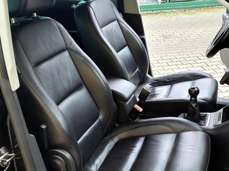 Volkswagen Tiguan 1,4 TSi 4motion SPORT SERV.KN - fotka 23 z 40