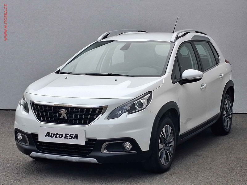 Peugeot 2008 (2019) 1.2 PT, Allure, AT, navi - fotka 3 z 18
