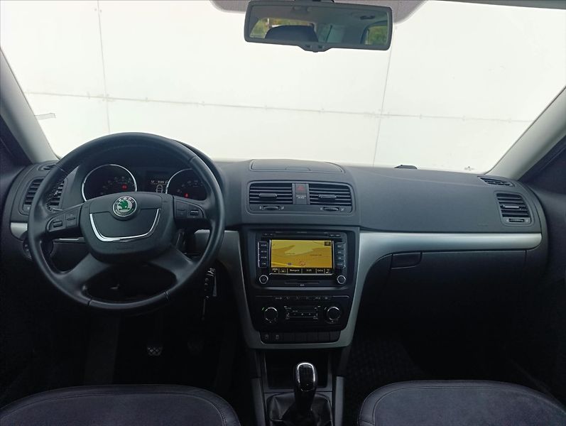 Škoda Yeti 1,6 TDi Aut.klima,Navi.Kůže - fotka 15 z 35