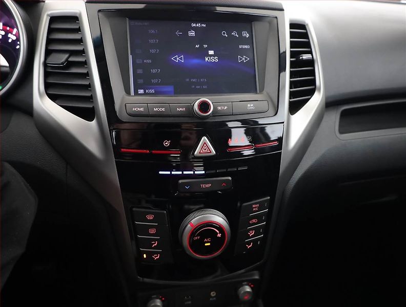 SsangYong Tivoli (2019) 1.6 e-XDi, 4X4, Serv.kniha - fotka 10 z 17